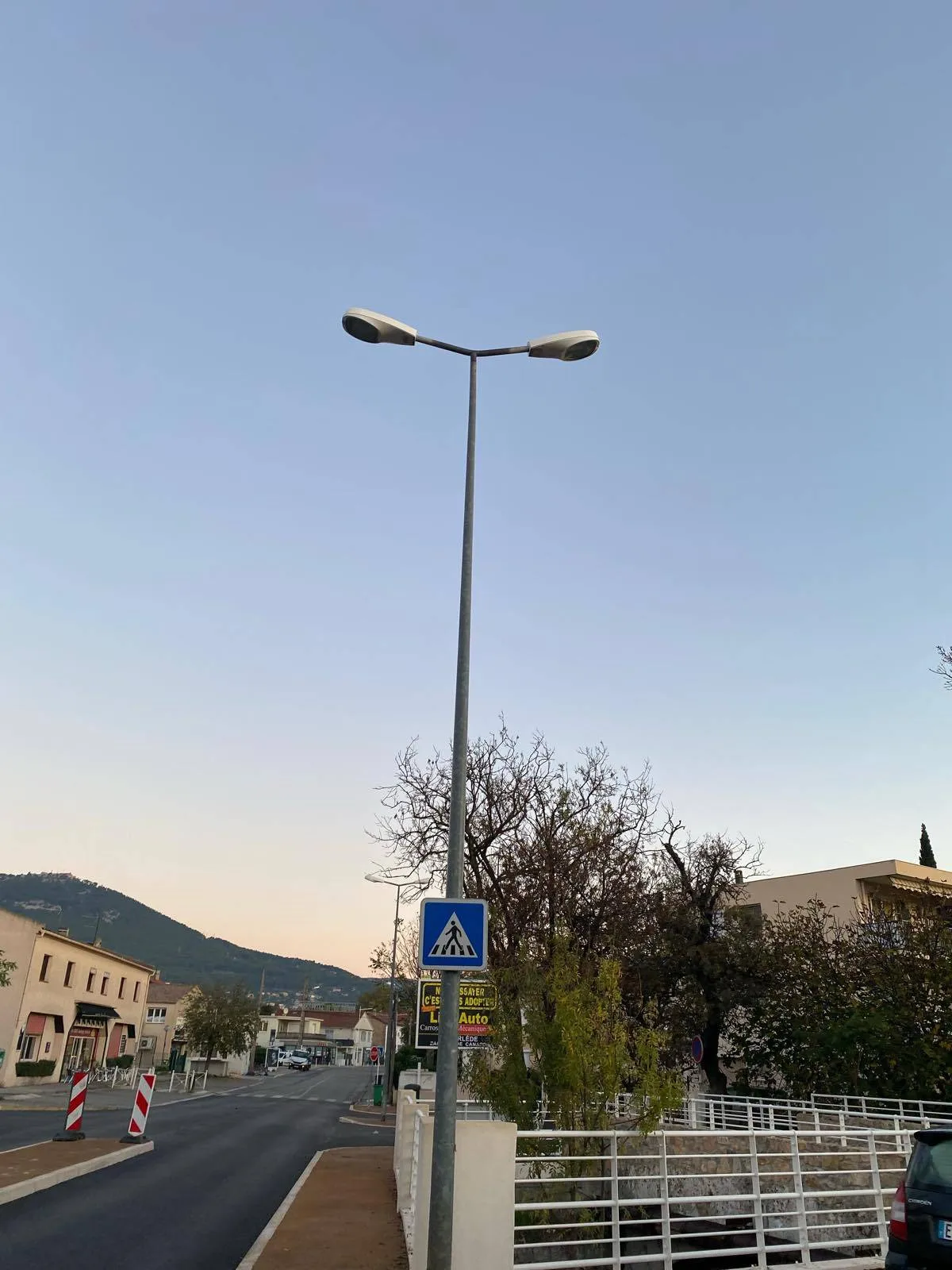 Avant travaux : anciens luminaires énergivores sur le réseau d’éclairage public à La Garde